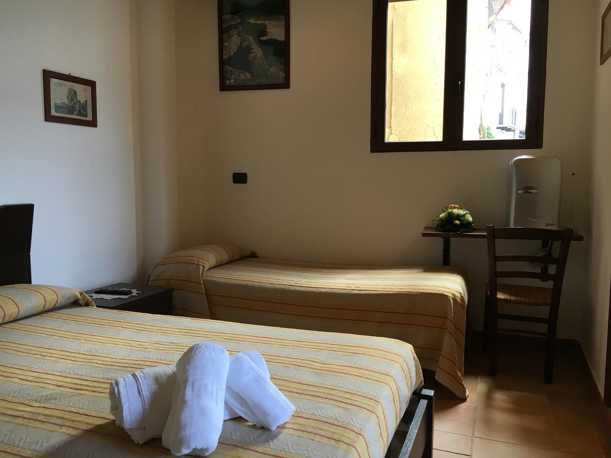 La Bastia Bed and Breakfast Scilla Buitenkant foto