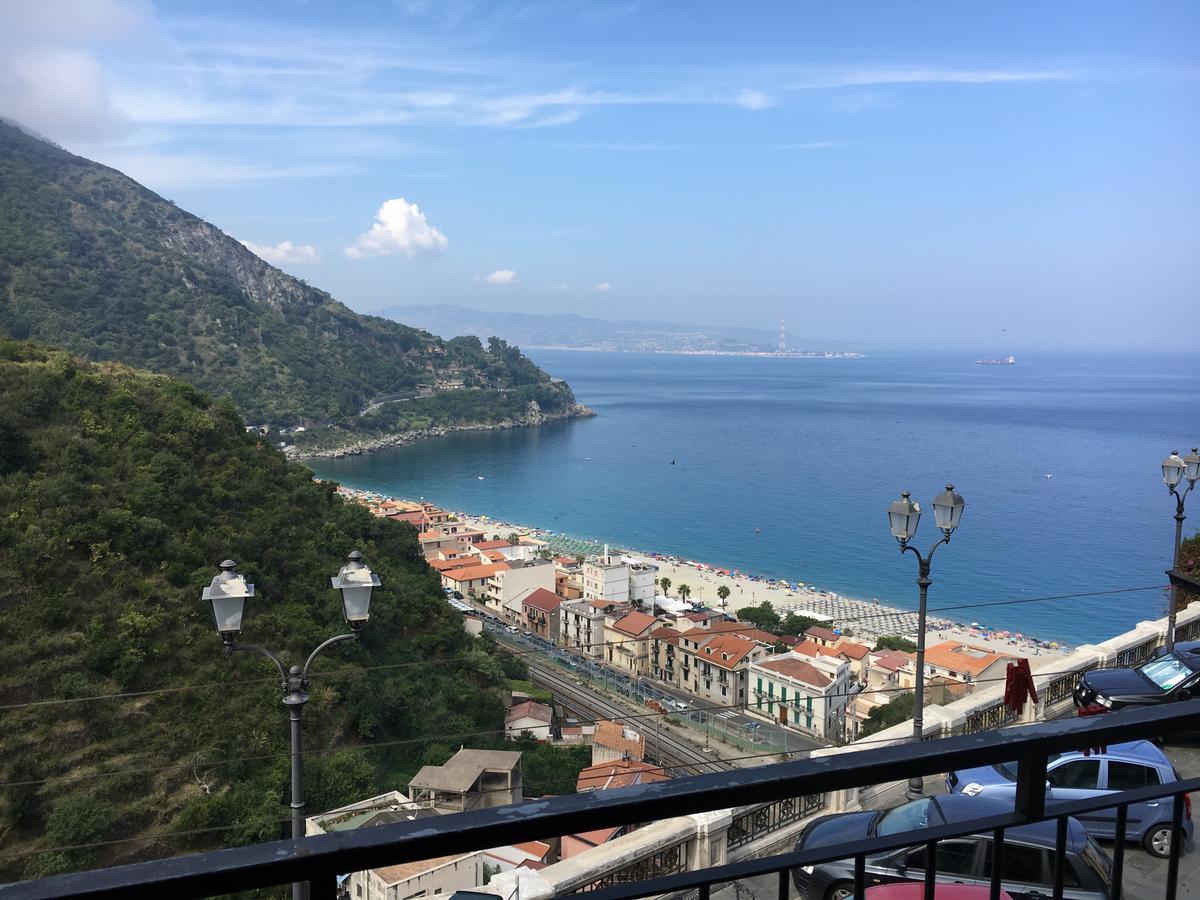 La Bastia Bed and Breakfast Scilla Buitenkant foto
