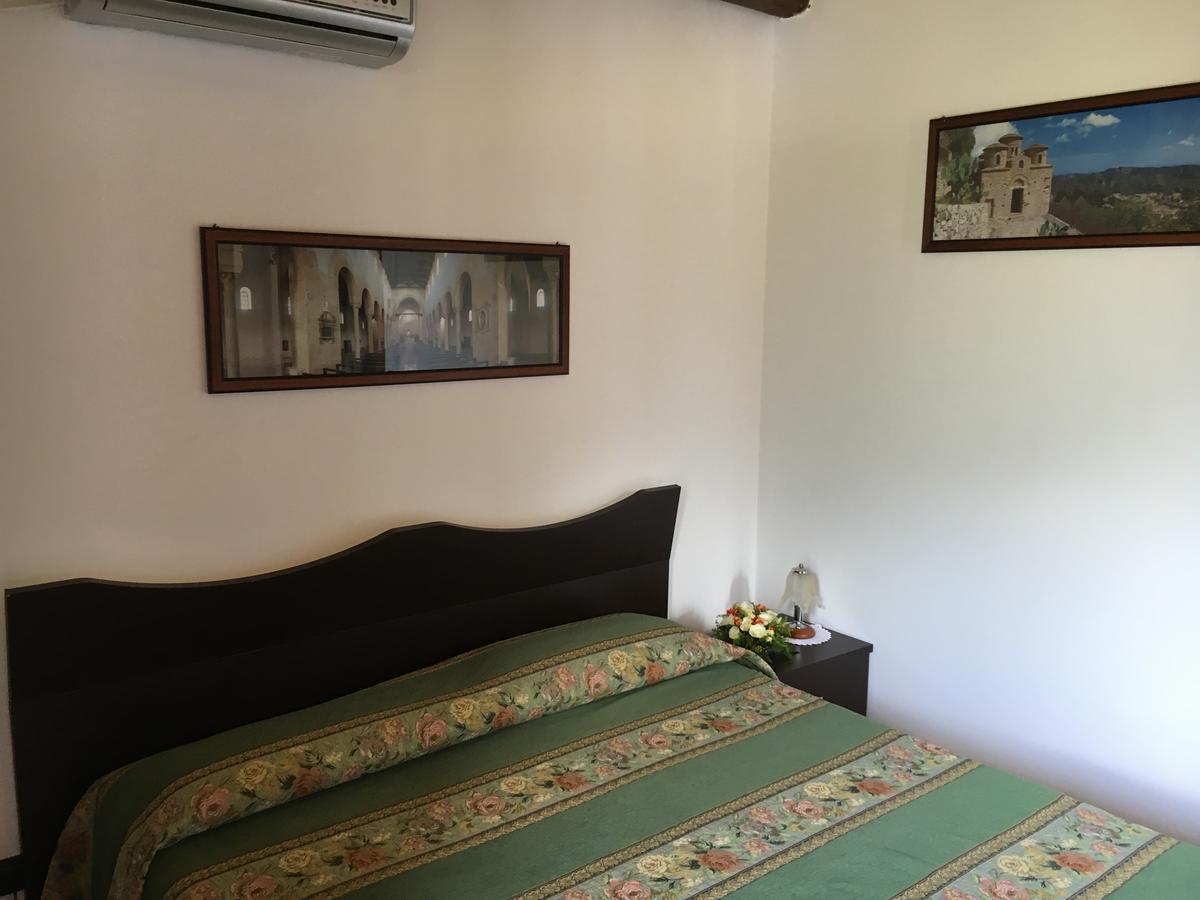 La Bastia Bed and Breakfast Scilla Buitenkant foto