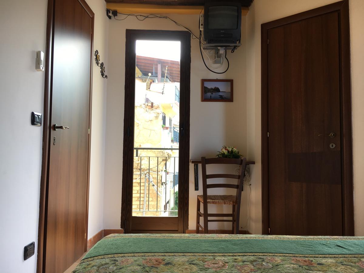 La Bastia Bed and Breakfast Scilla Buitenkant foto