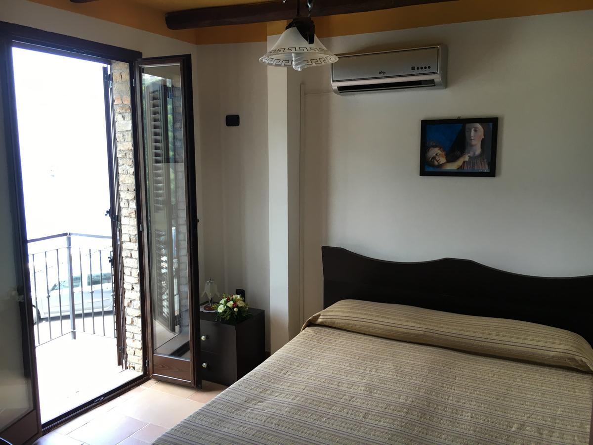 La Bastia Bed and Breakfast Scilla Buitenkant foto