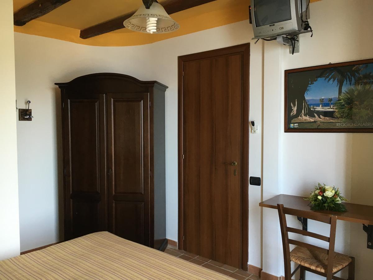 La Bastia Bed and Breakfast Scilla Buitenkant foto